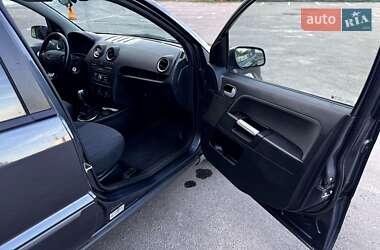 Хэтчбек Ford Fusion 2009 в 