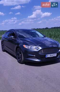 Седан Ford Fusion 2015 в Полтаві