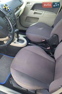 Хэтчбек Ford Fusion 2008 в 