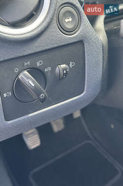 Хэтчбек Ford Fusion 2009 в 