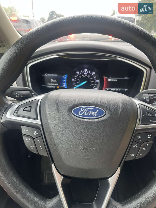 Седан Ford Fusion 2019 в Львове