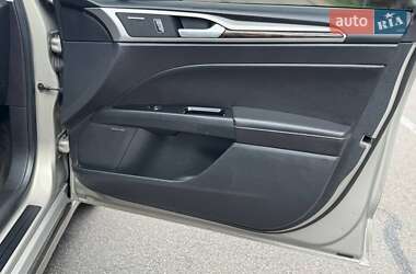 Седан Ford Fusion 2015 в 