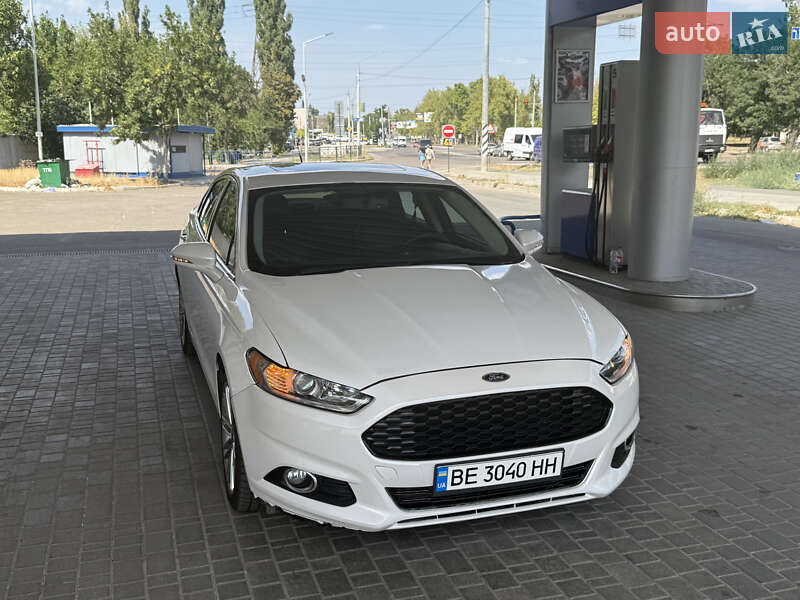 Седан Ford Fusion 2015 в 