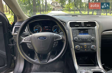 Седан Ford Fusion 2017 в 