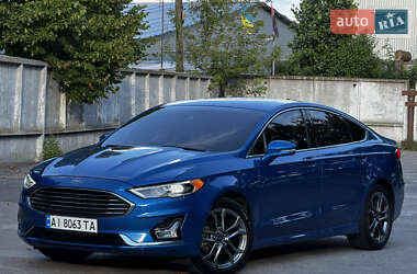 Седан Ford Fusion 2018 в 