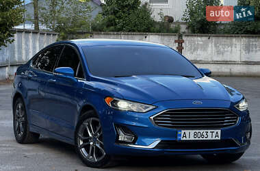 Седан Ford Fusion 2018 в 