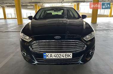 Седан Ford Fusion 2013 в 