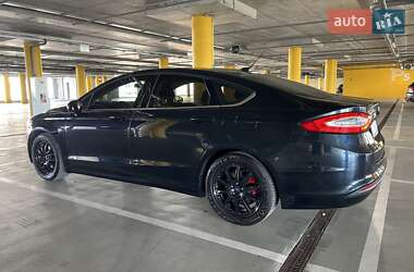 Седан Ford Fusion 2013 в 