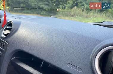 Хэтчбек Ford Fusion 2012 в 