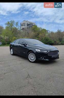 Седан Ford Fusion 2013 в 