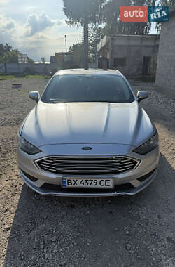 Седан Ford Fusion 2016 в Волочиске