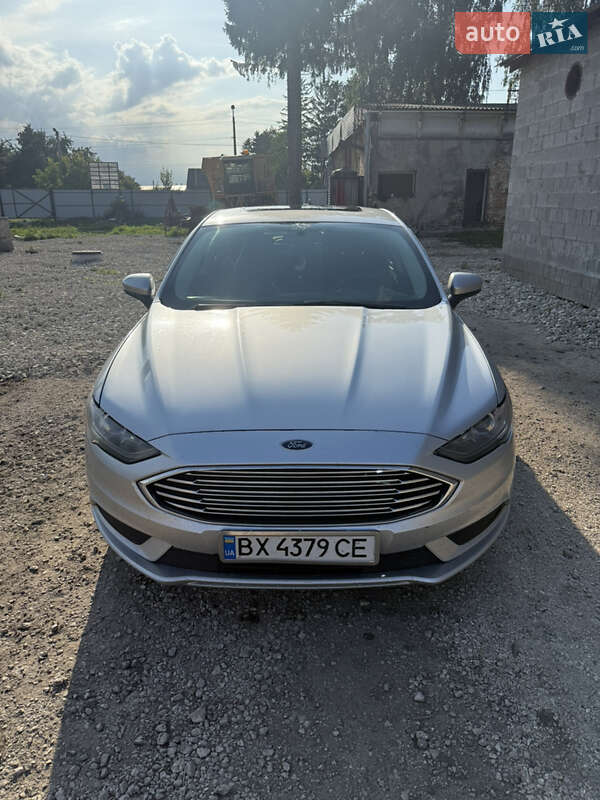 Седан Ford Fusion 2016 в 