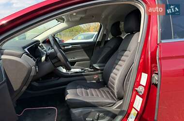 Седан Ford Fusion 2016 в 