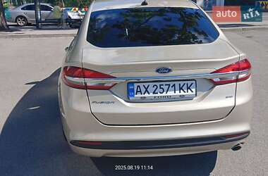 Седан Ford Fusion 2016 в 