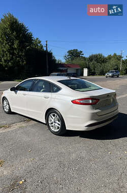 Седан Ford Fusion 2016 в 