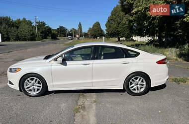 Седан Ford Fusion 2016 в 
