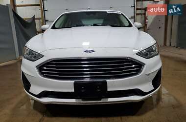 Седан Ford Fusion 2018 в 