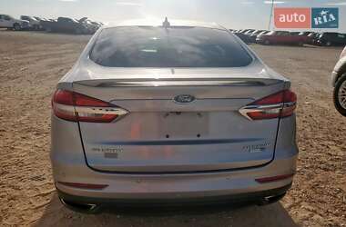 Седан Ford Fusion 2020 в 