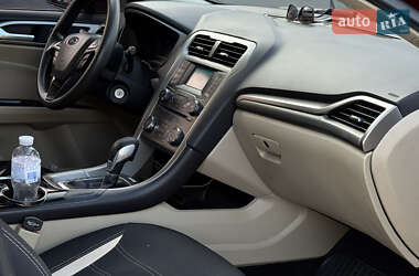 Седан Ford Fusion 2014 в 