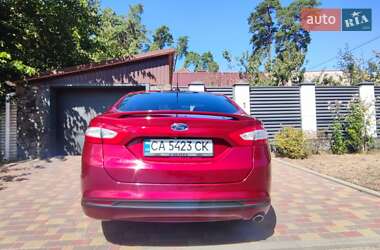 Седан Ford Fusion 2015 в 