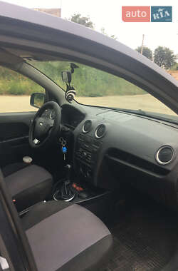 Хэтчбек Ford Fusion 2010 в 