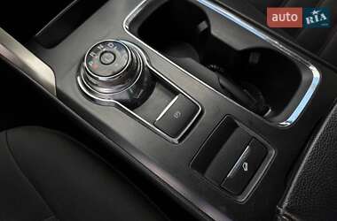 Седан Ford Fusion 2016 в 