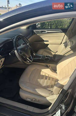 Седан Ford Fusion 2013 в 