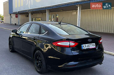 Седан Ford Fusion 2015 в 