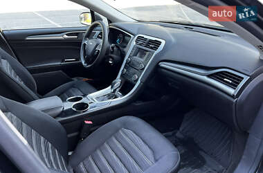 Седан Ford Fusion 2015 в 