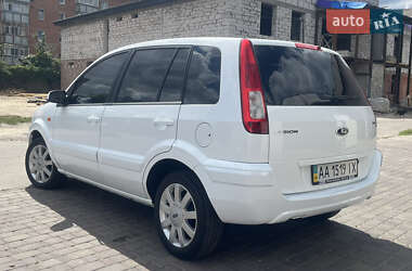 Хэтчбек Ford Fusion 2010 в 