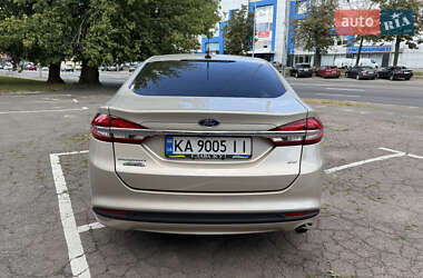 Седан Ford Fusion 2017 в 