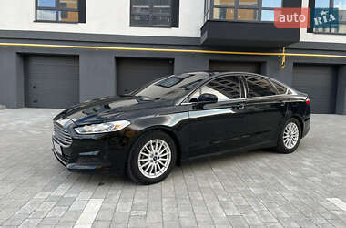Седан Ford Fusion 2016 в 