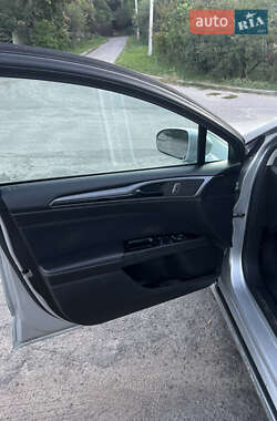 Седан Ford Fusion 2014 в 