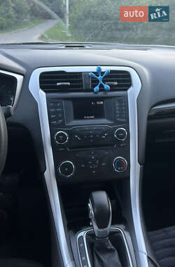 Седан Ford Fusion 2014 в 