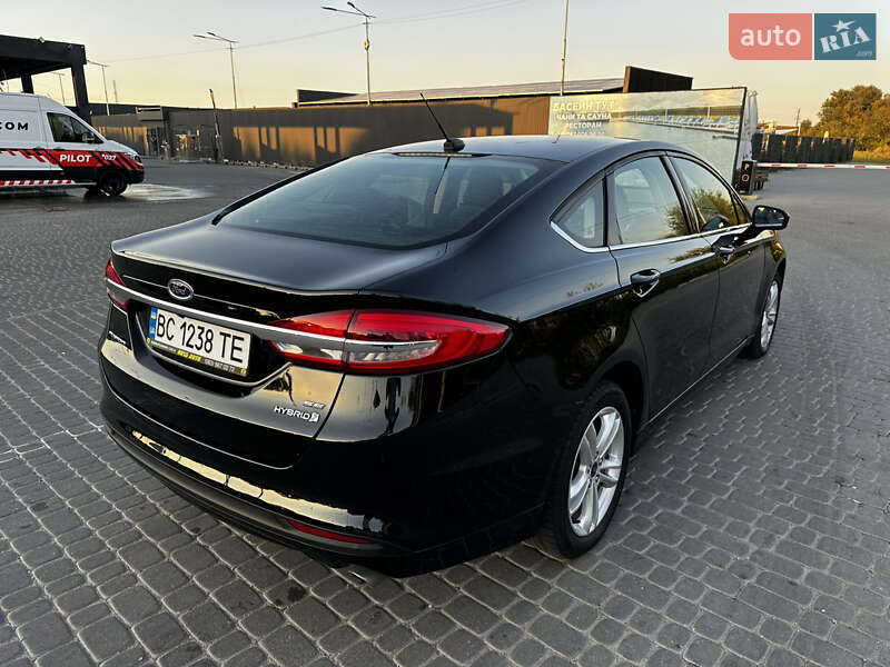Седан Ford Fusion 2017 в Львові