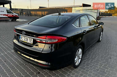 Седан Ford Fusion 2017 в 