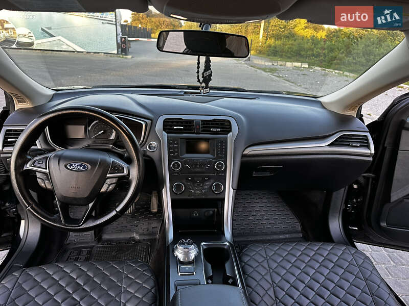 Седан Ford Fusion 2017 в Львові