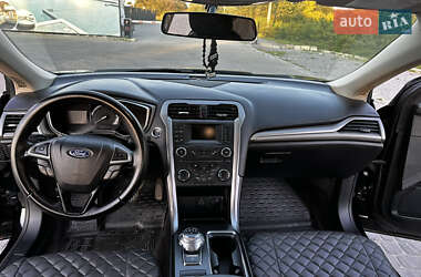 Седан Ford Fusion 2017 в 