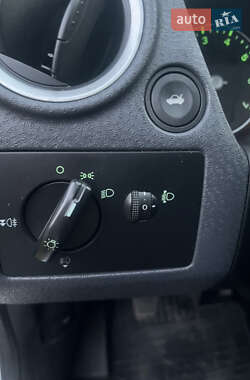 Хэтчбек Ford Fusion 2010 в 