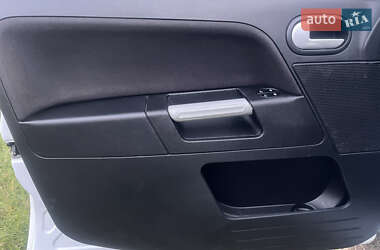 Хэтчбек Ford Fusion 2010 в 