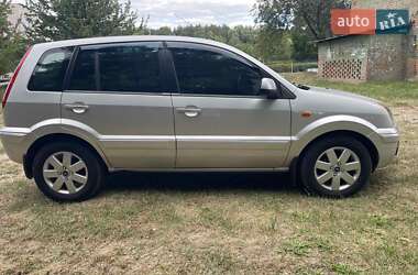 Хэтчбек Ford Fusion 2012 в 