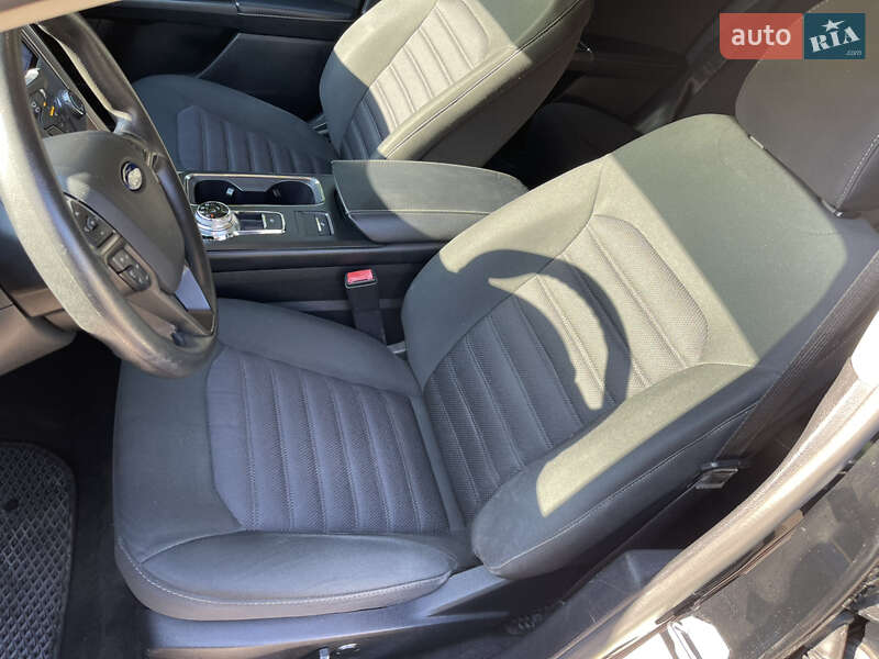 Седан Ford Fusion 2016 в Львові