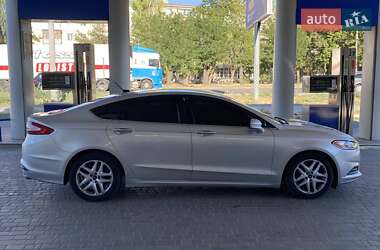 Седан Ford Fusion 2015 в 