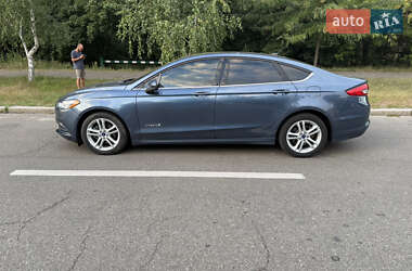 Седан Ford Fusion 2018 в 