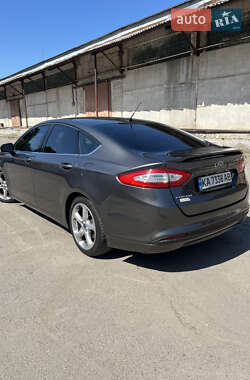 Седан Ford Fusion 2016 в 