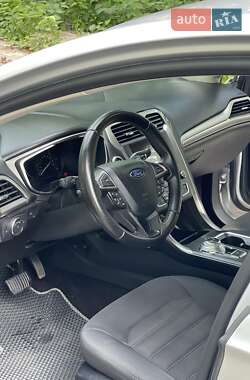 Седан Ford Fusion 2017 в 