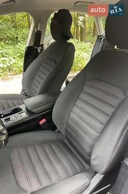 Седан Ford Fusion 2017 в 