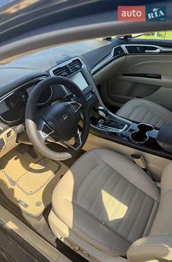 Седан Ford Fusion 2014 в 