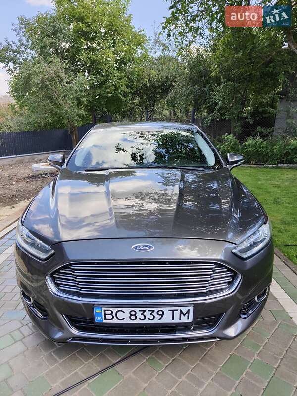 Седан Ford Fusion 2015 в 
