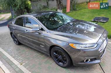 Седан Ford Fusion 2015 в 